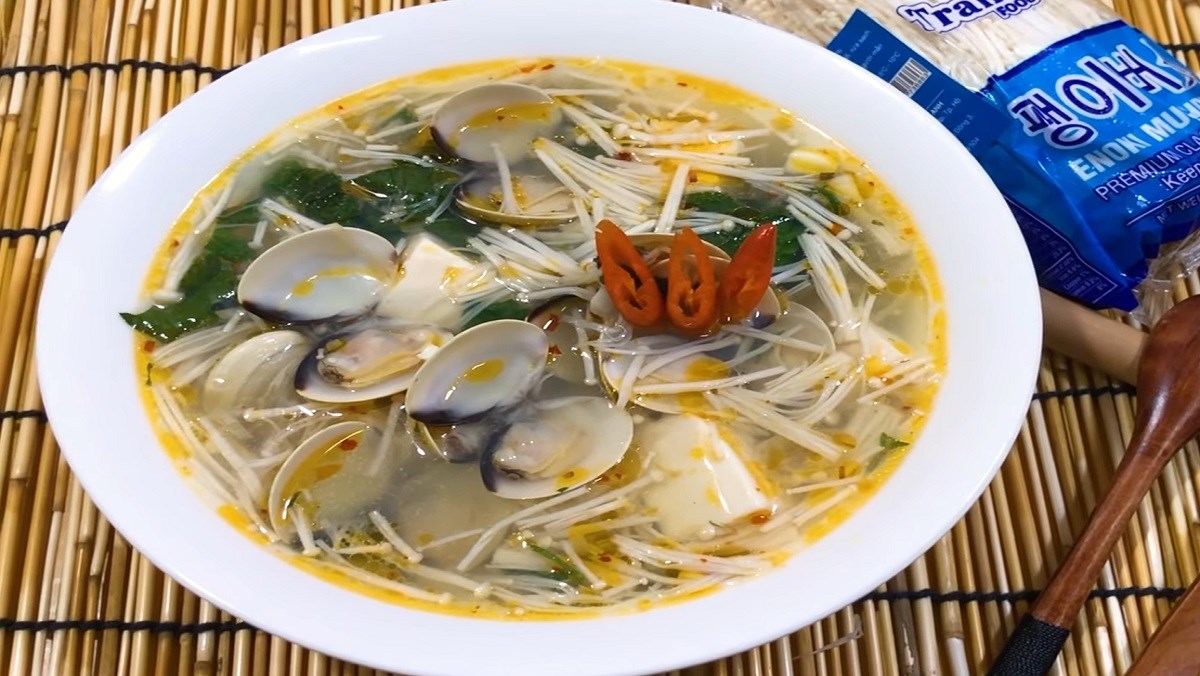 Canh nấm kim châm nghêu