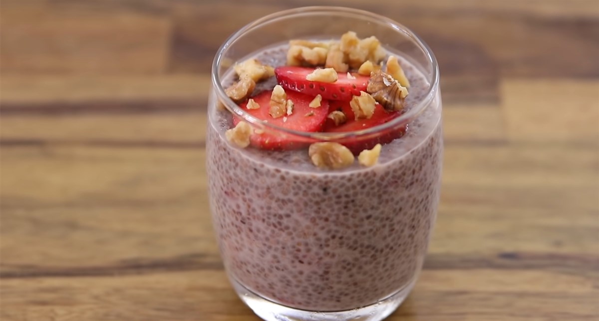 Pudding hạt chia dâu tây