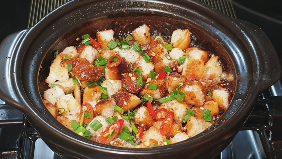 Tóp mỡ chay kho quẹt