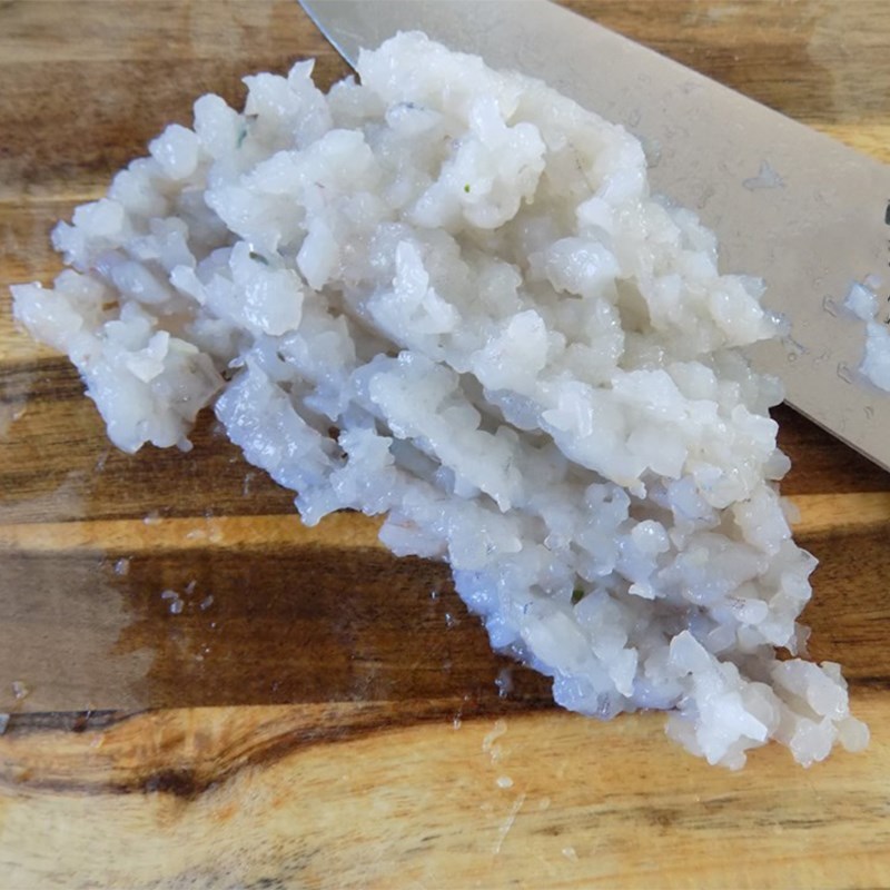 Bước 2 Sơ chế nguyên liệu Bánh cuốn lá dứa nhân tôm