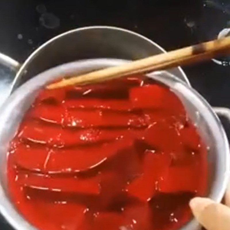 Bước 3 Nấu canh Canh huyết heo với hẹ