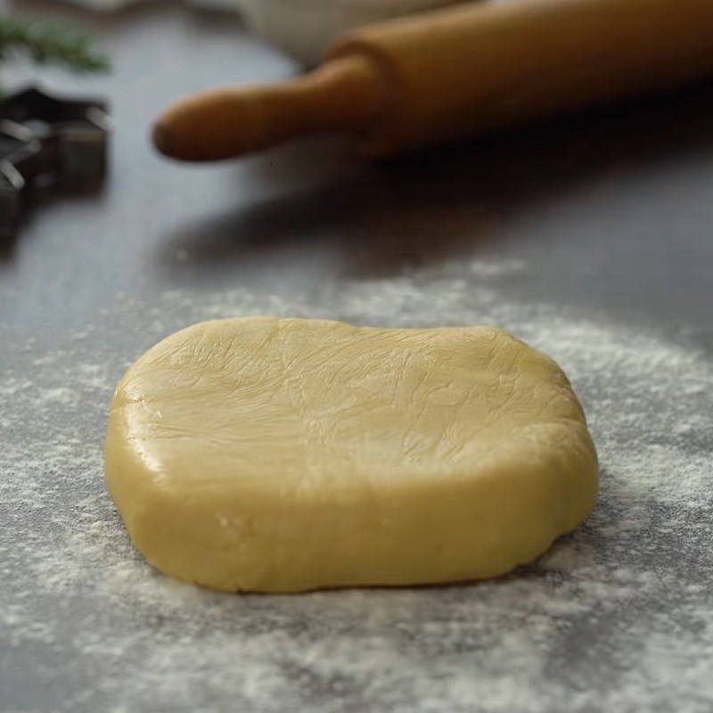 Bước 4 Cán bột và tạo hình bánh Bánh quy keo đường màu đá cẩm thạch