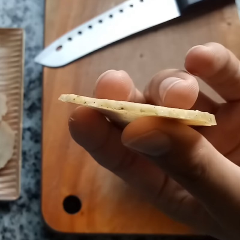 Bước 5 Cắt miếng và phơi nắng Bánh phồng cá thác lác