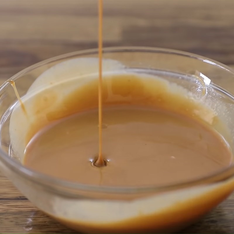 Bước 3 Đổ hỗn hợp bơ đậu phộng Kẹo peanut butter cup