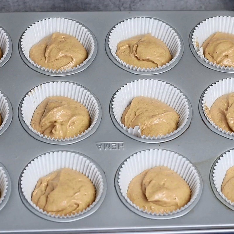 Bước 4 Đổ khuôn và nướng bánh Bánh masala chai cupcake