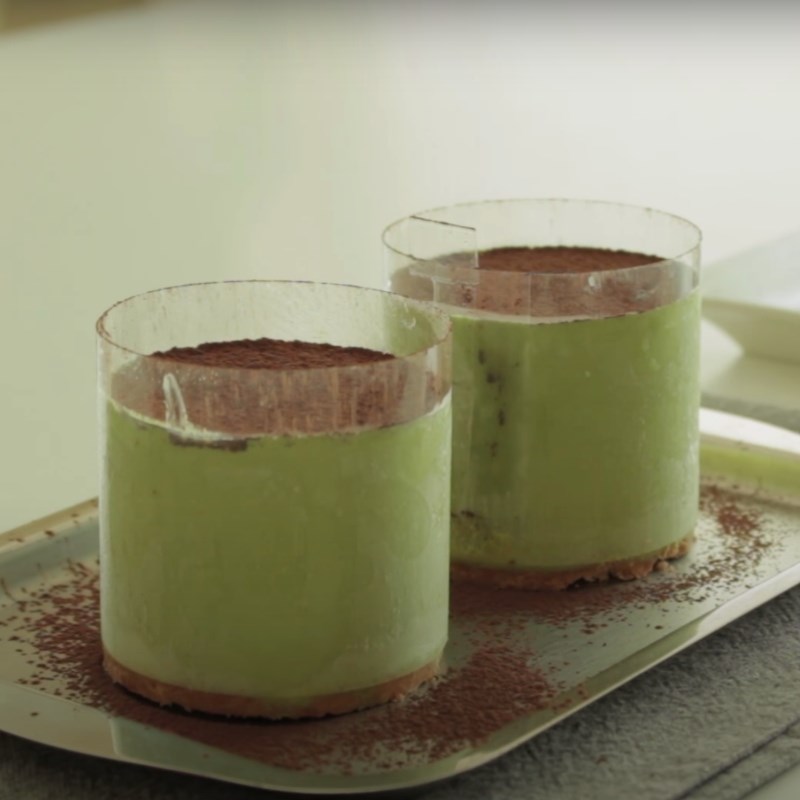 Bước 4 Đổ khuôn và trang trí Kem tiramisu matcha