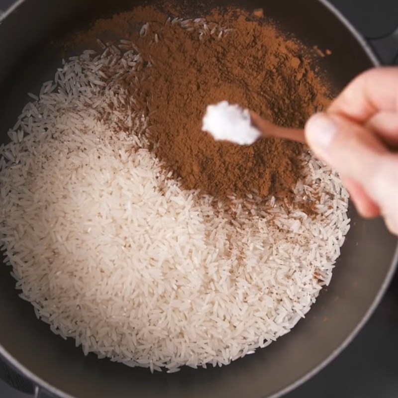 Bước 1 Đun gạo Pudding socola bơ đậu phộng