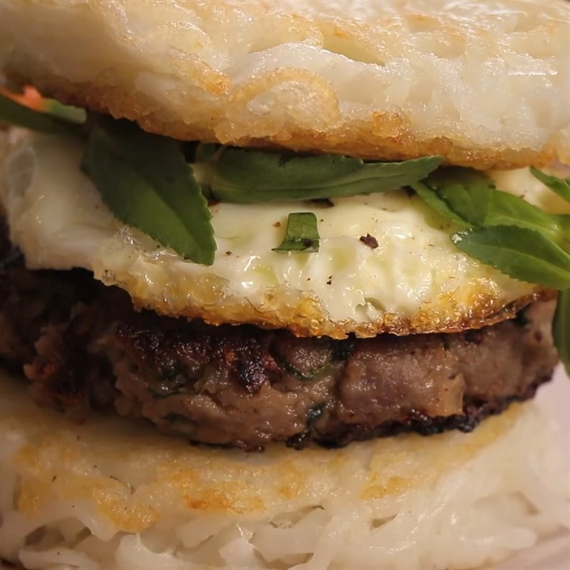 Bước 7 Hoàn thành Burger phở