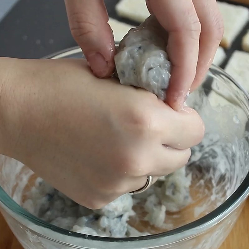 Bước 4 Kẹp bánh Sandwich tôm chiên giòn