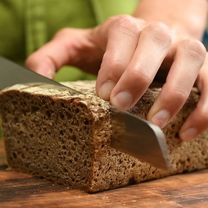 Bước 6 Kẹp bánh Sandwich tôm salad