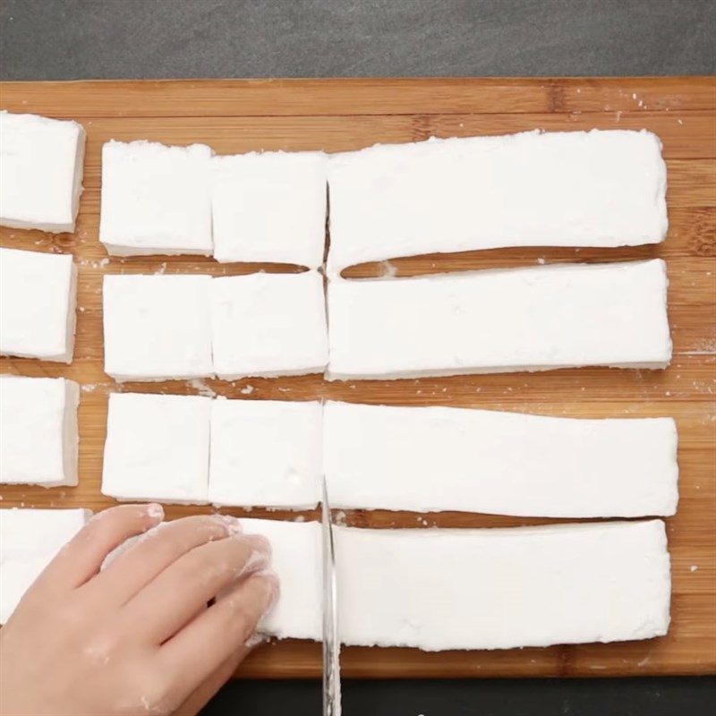 Bước 4 Làm lạnh và cắt keo Marshmallow