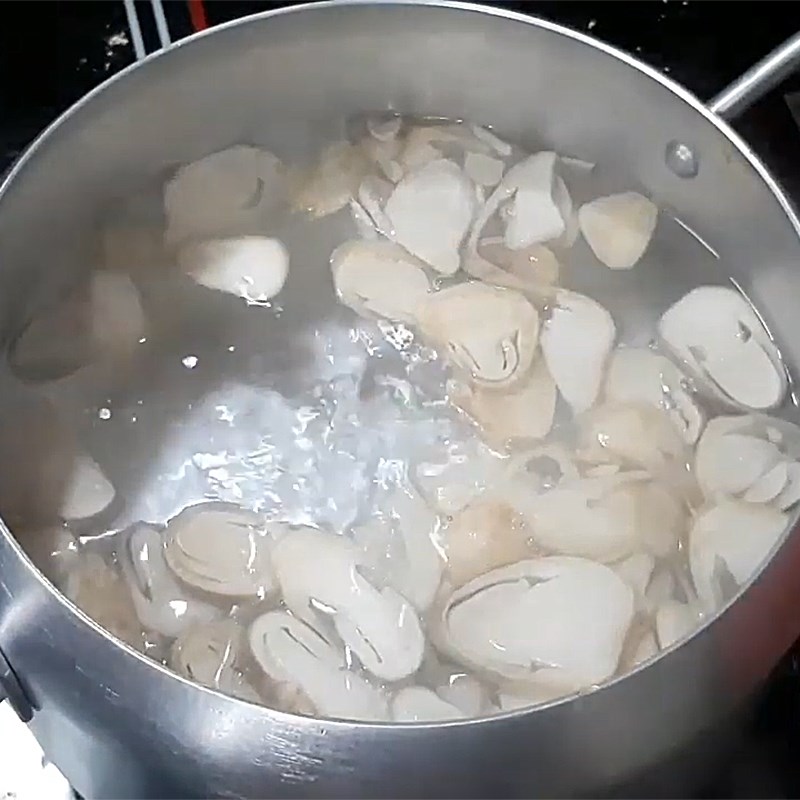 Bước 2 Nấu canh Canh rau ngót nấm đậu hũ