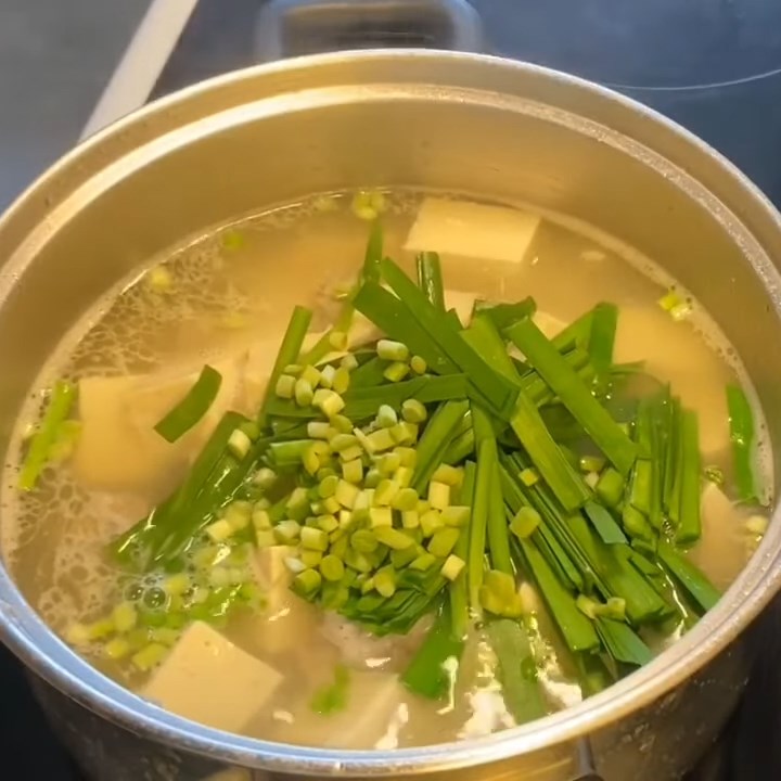 Bước 2 Nấu canh Canh hẹ thịt băm