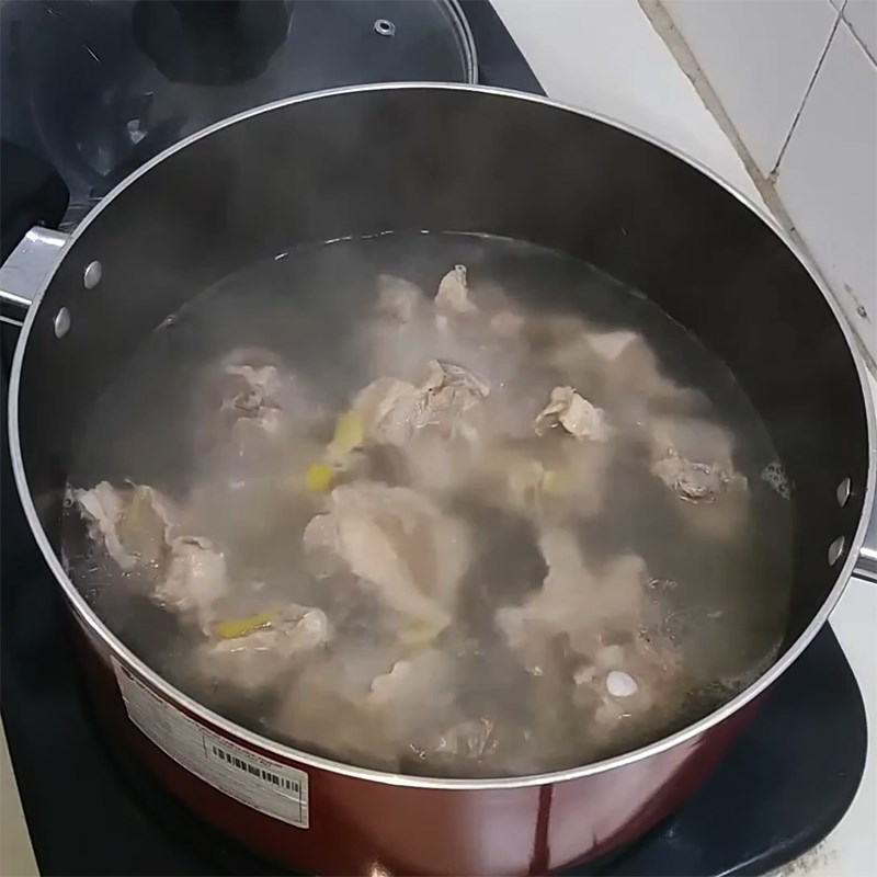 Bước 3 Nấu canh Canh rong biển sườn heo