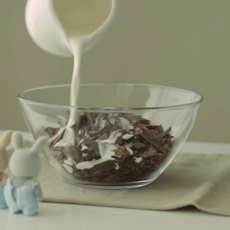 Bước 2 Nấu chảy socola Bánh Cheesecake Socola Oreo