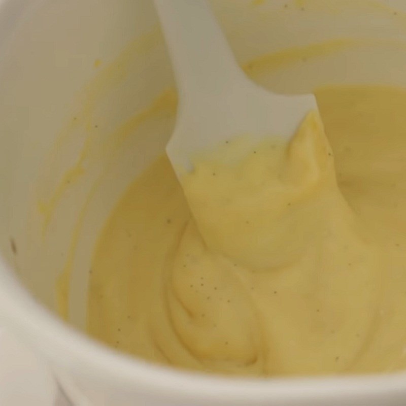 Bước 3 Nấu hỗn hợp sữa trứng Bánh su kem nhân đào
