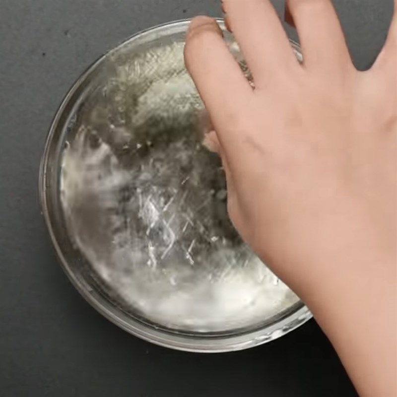 Bước 2 Ngâm gelatin Marshmallow