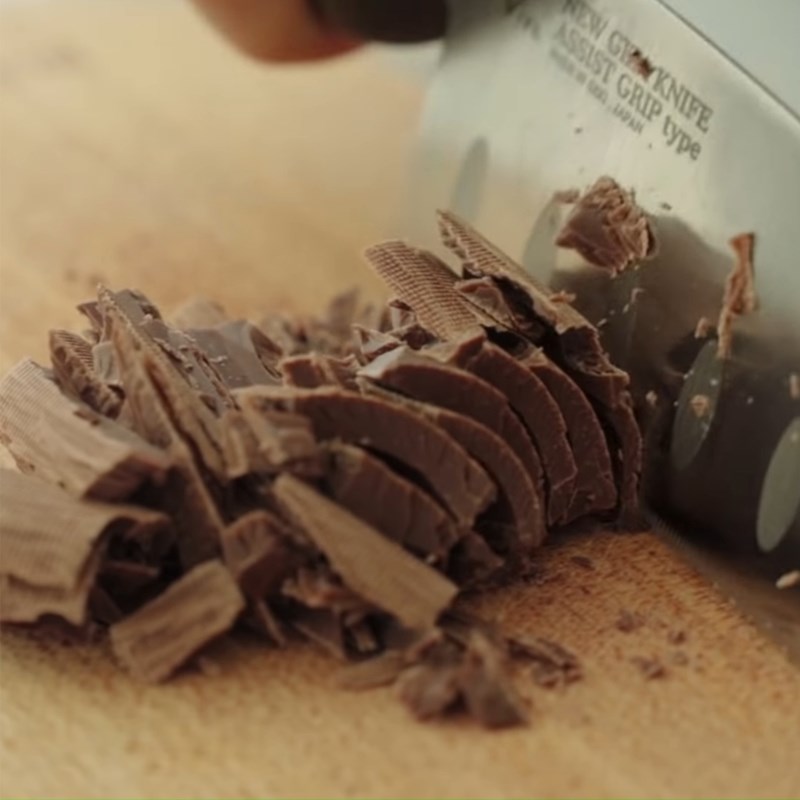 Bước 1 Nghiền Socola Bánh Cheesecake Socola Oreo