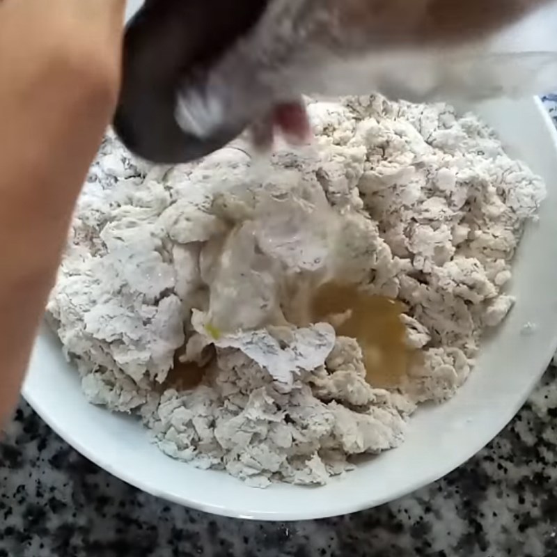 Bước 3 Nhồi và tạo hình bánh phồng cá Bánh phồng cá thác lác
