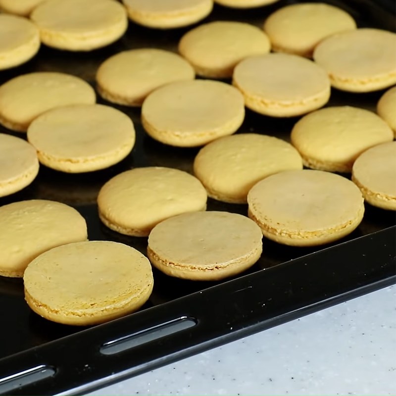 Bước 5 Nướng bánh Bánh Macaron phô mai ngô