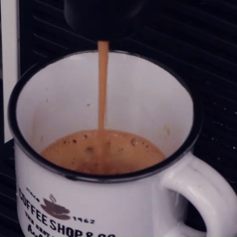 Bước 2 Pha cà phê và nấu kem sữa Panna cotta cà phê espresso