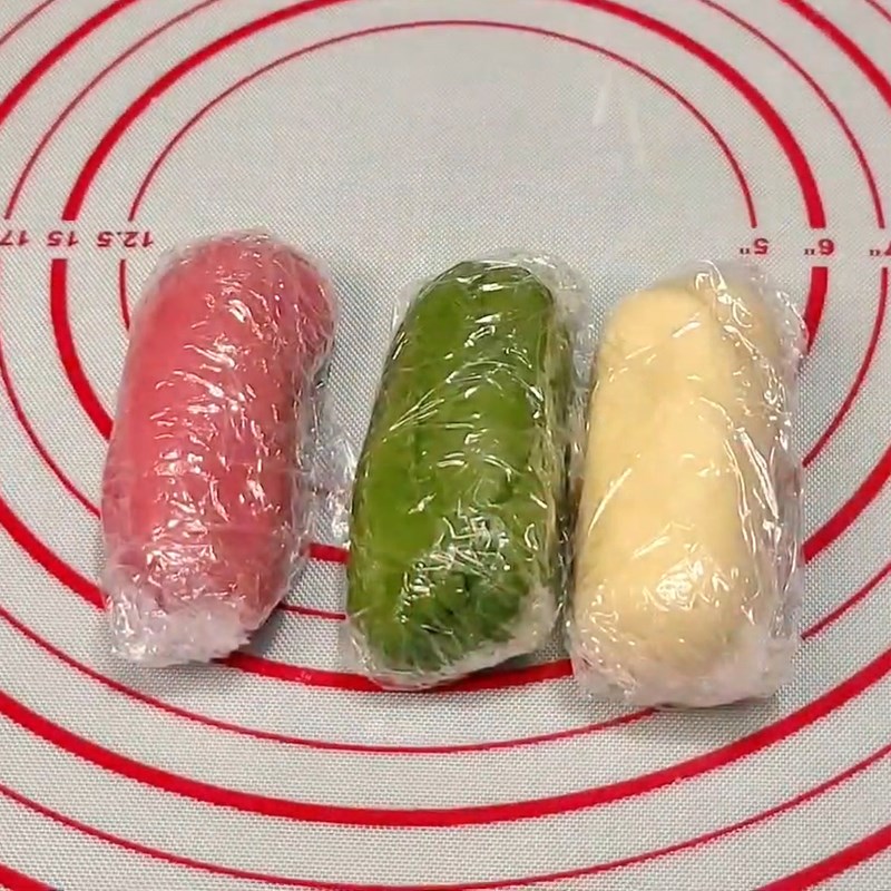 Bước 2 Pha màu bột Bánh melonpan hình con rùa