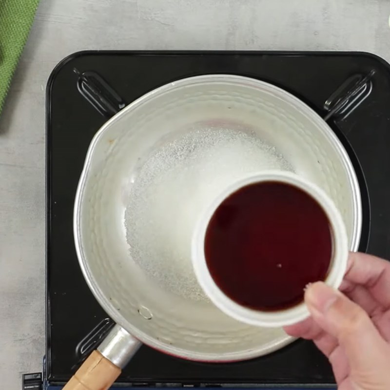 Bước 6 Pha nước chấm Bánh cuốn lá dứa nhân tôm