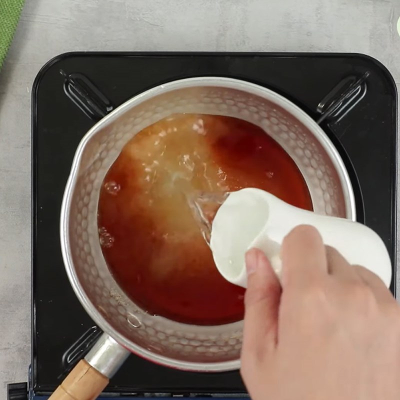 Bước 6 Pha nước chấm Bánh cuốn lá dứa nhân tôm