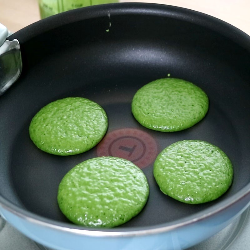 Bước 2 Rán bánh Bánh rán trà xanh nhân kem