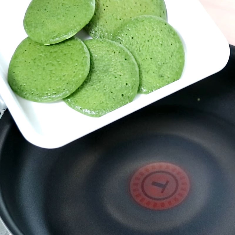 Bước 2 Rán bánh Bánh rán trà xanh nhân kem