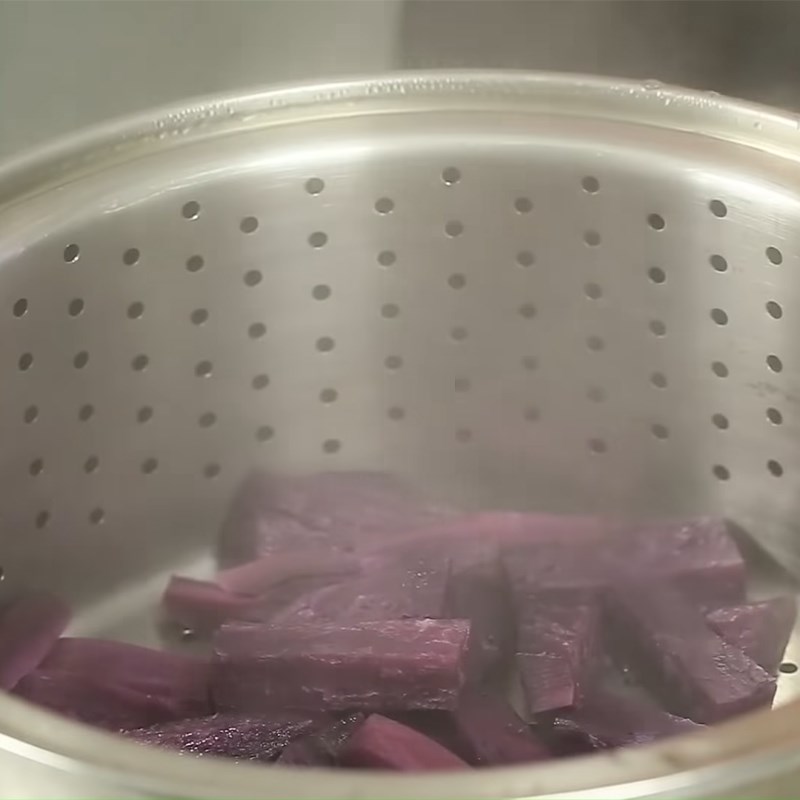 Bước 1 Sơ chế khoai lang tím Bánh sago khoai lang tím viên tròn