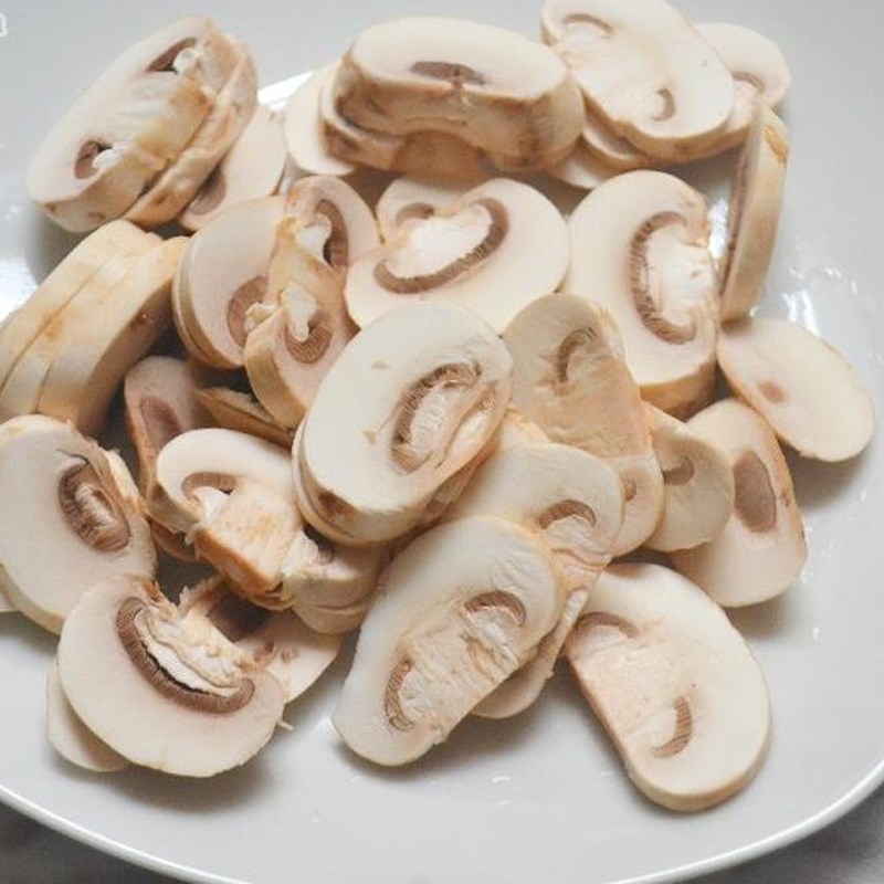 Bước 2 Sơ chế nấm mỡ Bò Wellington