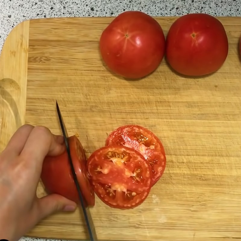 Bước 1 Sơ chế nguyên liệu Cà tím nướng phô mai cà chua