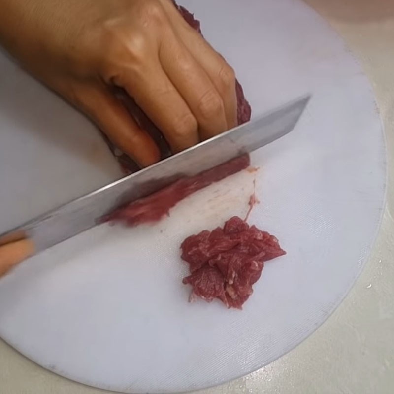 Bước 1 Sơ chế nguyên liệu Canh thịt bò lá lốt