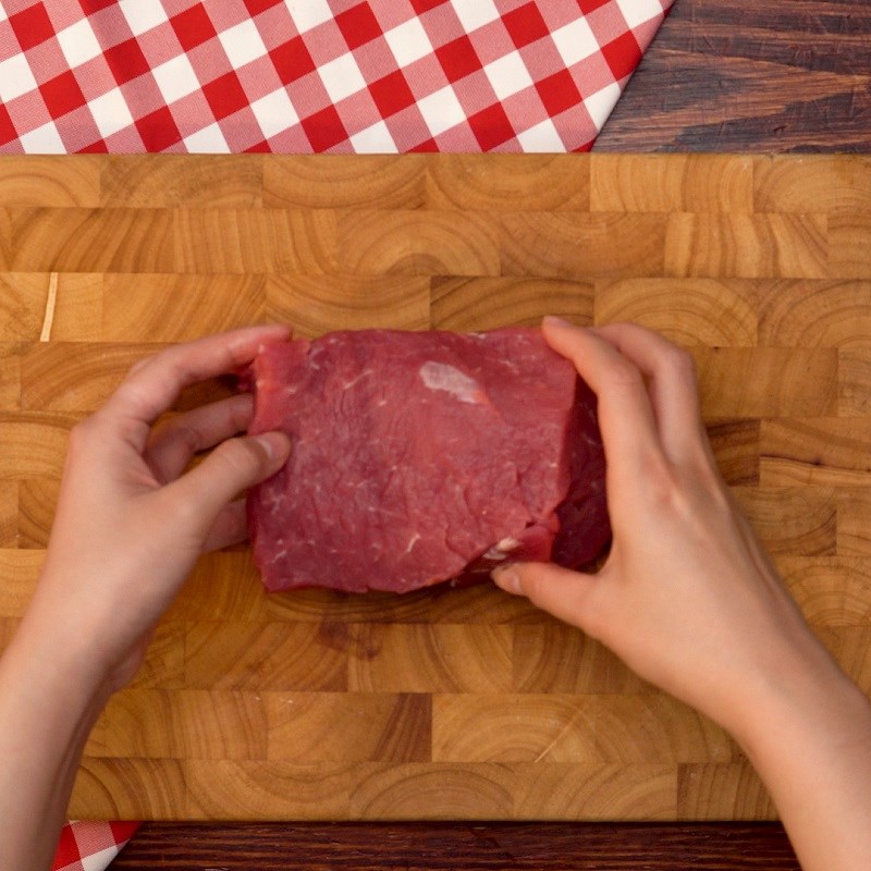 Bước 1 Sơ chế thịt thăn bò Bò Wellington