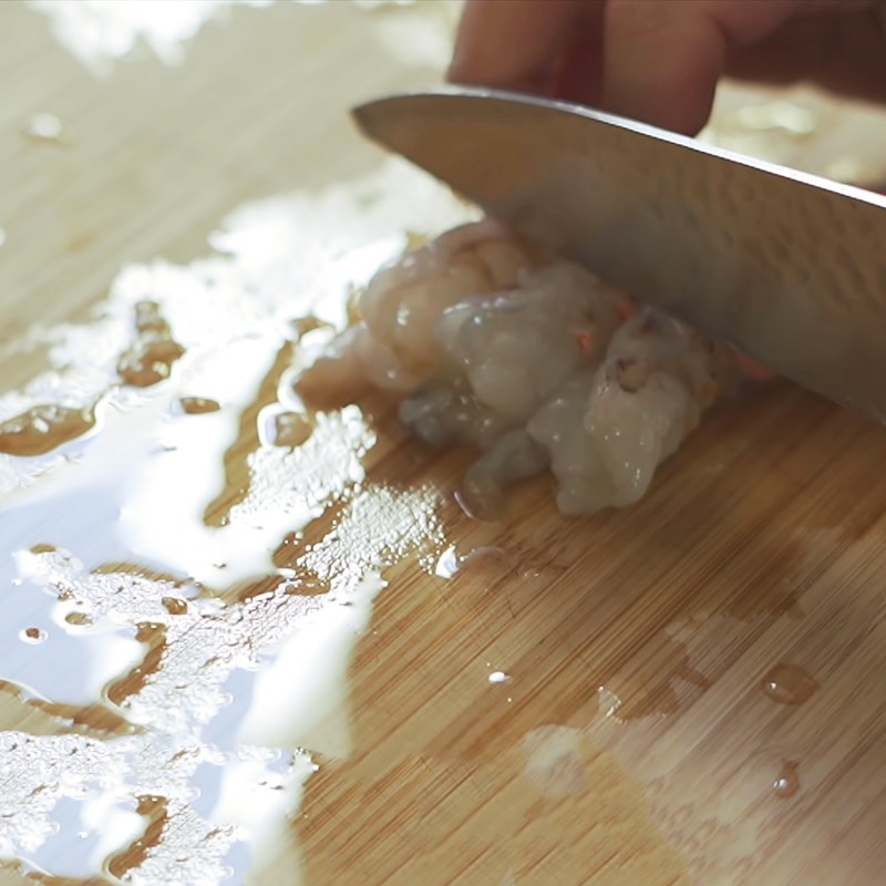 Bước 1 Sơ chế tôm Sandwich tôm chiên xù