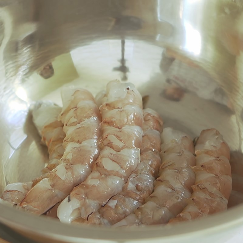 Bước 1 Sơ chế tôm Sandwich tôm chiên xù