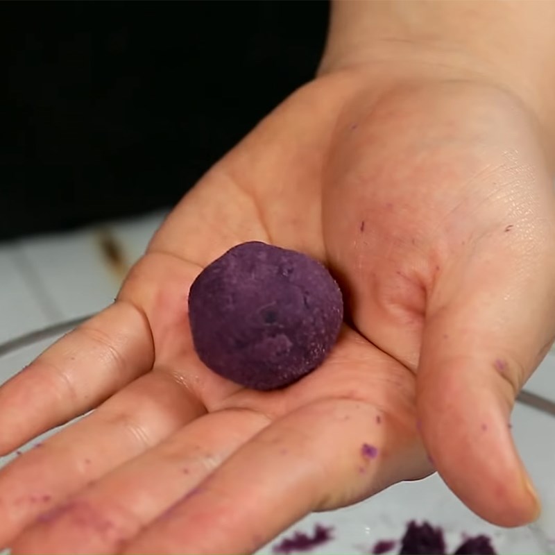 Bước 3 Tạo hình Bánh sago khoai lang tím viên tròn
