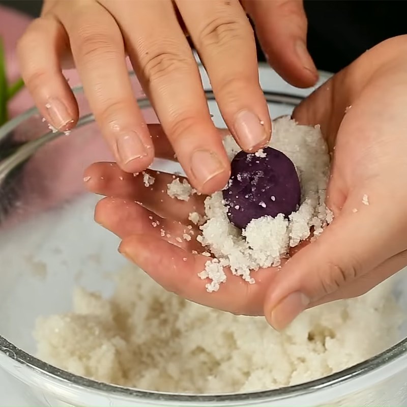 Bước 3 Tạo hình Bánh sago khoai lang tím viên tròn