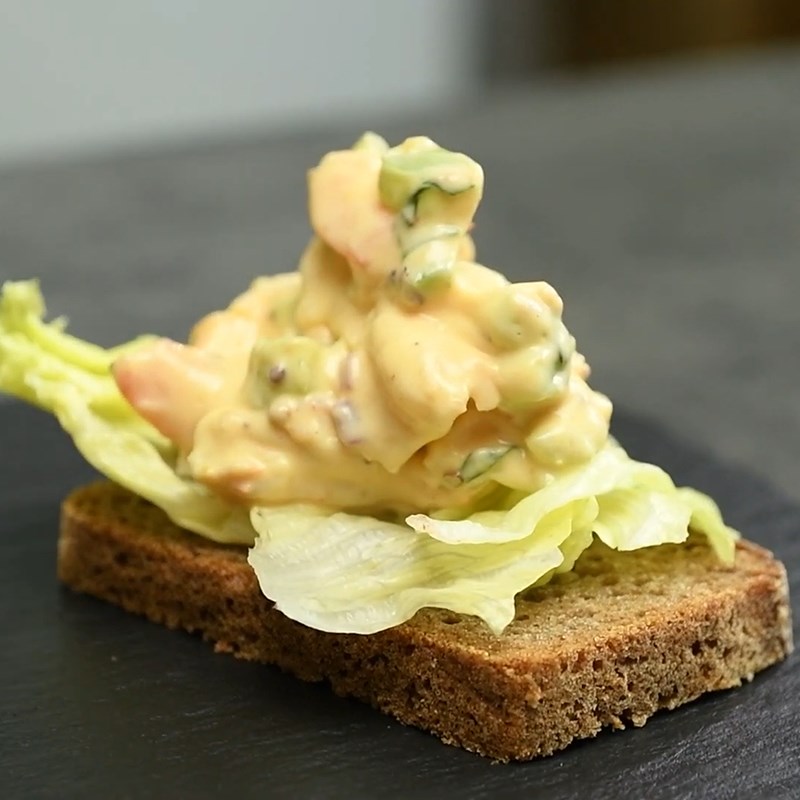 Bước 7 Thành phẩm Sandwich tôm salad