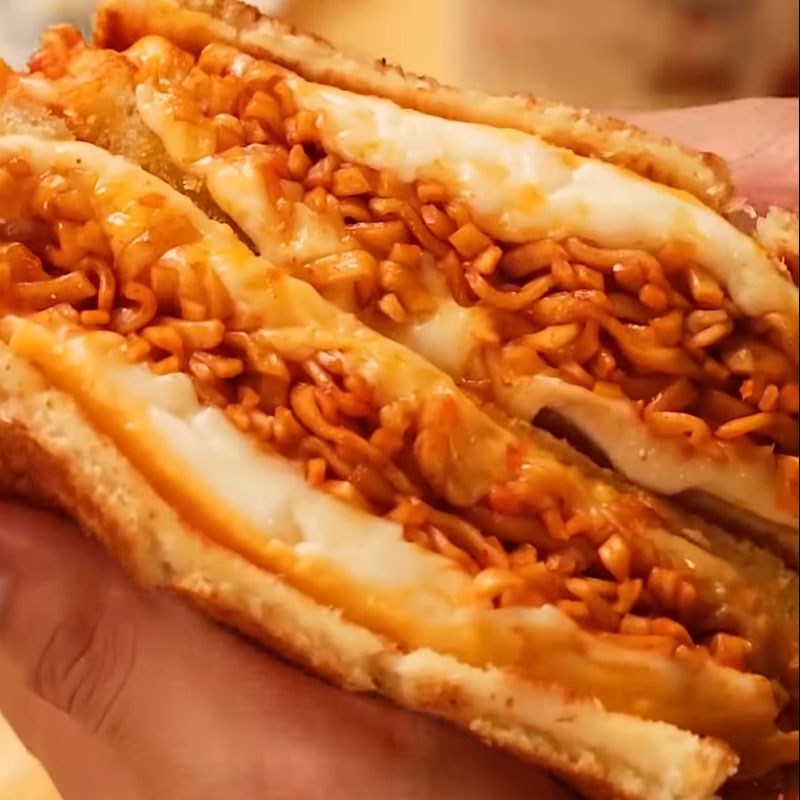 Bước 5 Thành phẩm Sandwich phô mai mì cay