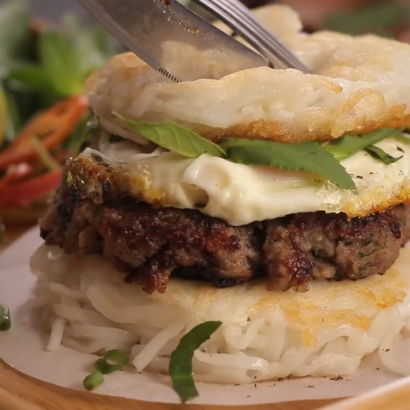 Bước 8 Thành phẩm Burger phở