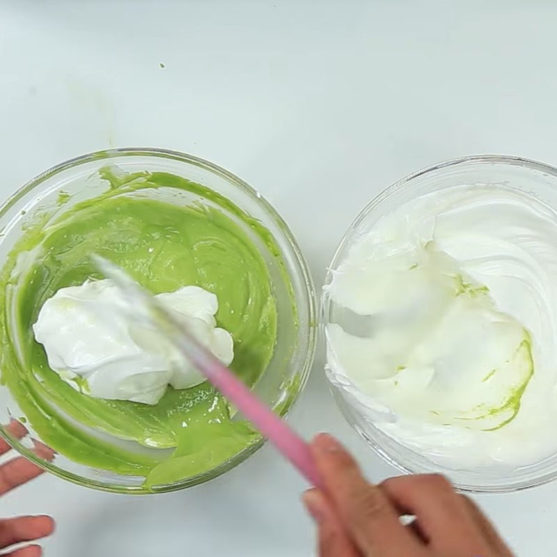 Bước 4 Trộn bột bánh Bánh rán trà xanh nhân socola