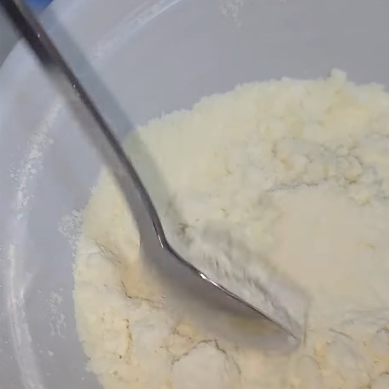 Bước 1 Trộn bột bánh Bánh Macaron không cần lò nướng