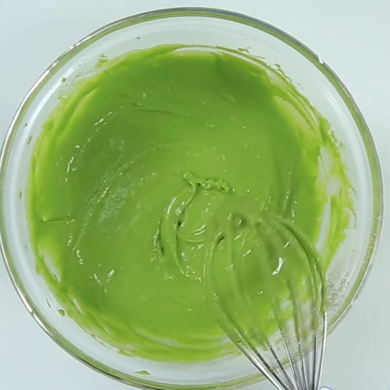 Bước 2 Trộn bột lòng đỏ trứng Bánh rán trà xanh nhân socola