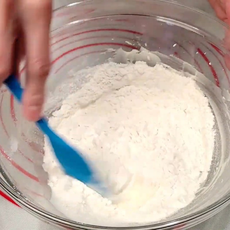 Bước 1 Trộn hỗn hợp bột Bánh melonpan hình con rùa