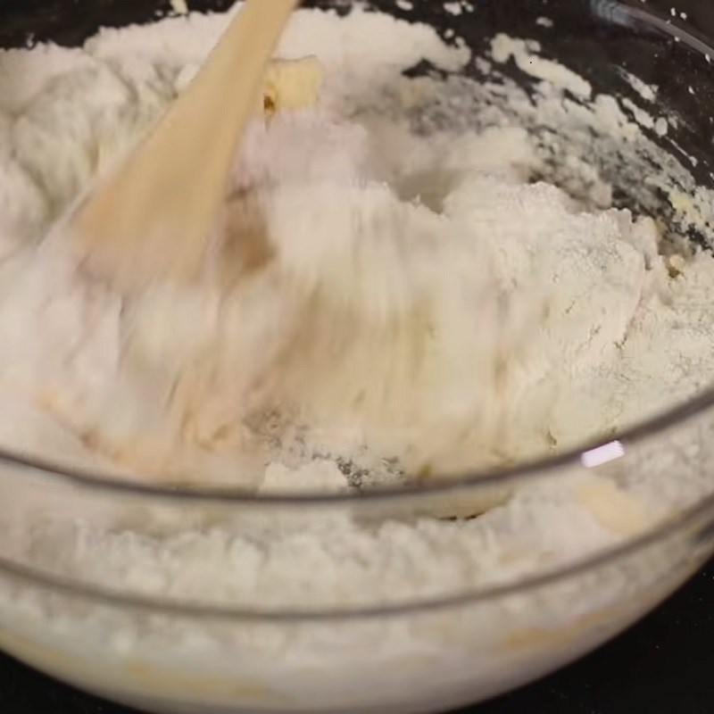 Bước 3 Trộn và ủ bột Bánh quy keo đường màu đá cẩm thạch