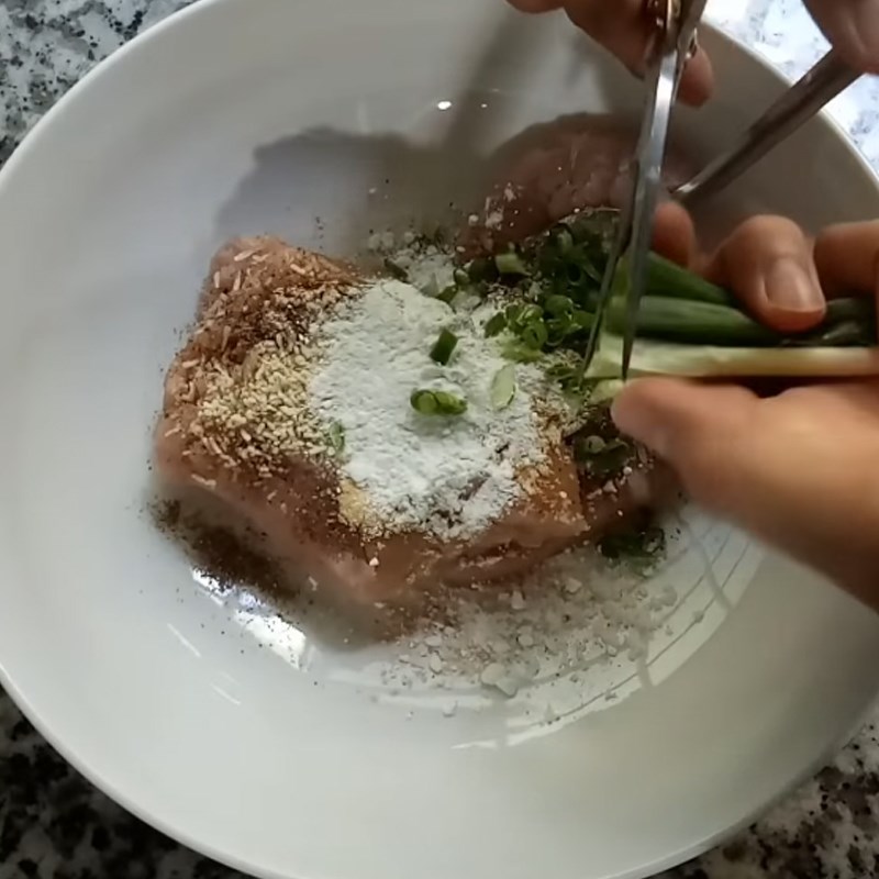 Bước 1 Ướp cá thác lác Bánh phồng cá thác lác