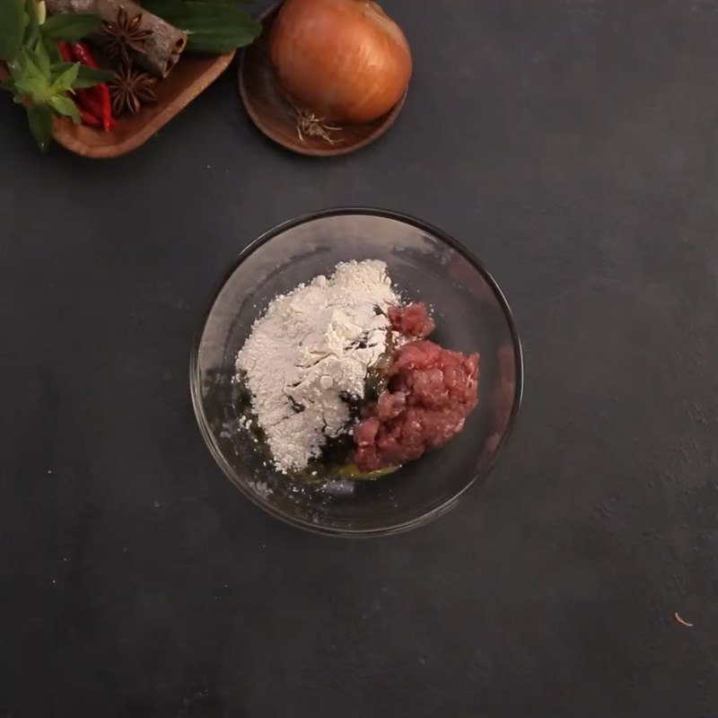 Bước 3 Ướp thịt bò Burger phở