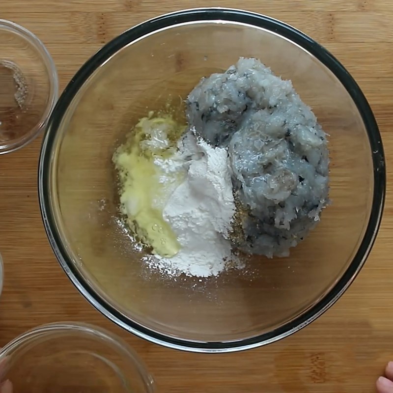 Bước 3 Ướp thịt tôm Sandwich tôm chiên giòn